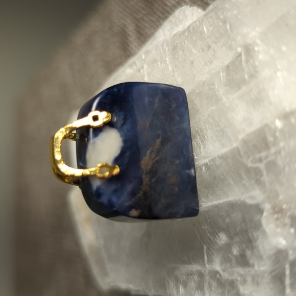 ❌SOLD❌ Sodalite Crystal Carved Handbag - Picture 2 of 2